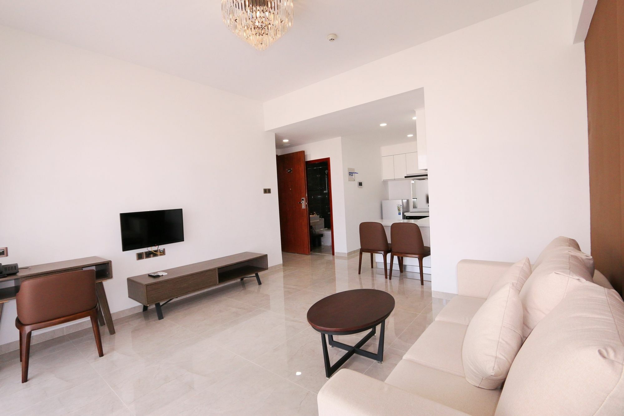 Eastland Hotel & Apartment Phnom Penh Exterior photo